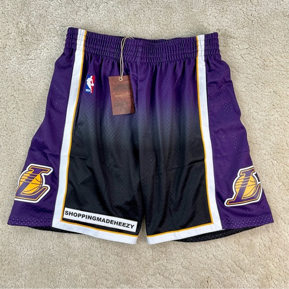 [L] MITCHELL NESS LA LAKERS Throwback Fadeaway Swingman Gym Shorts Black Purple